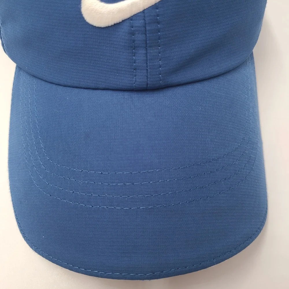 Nike Hat Adjustable Blue White Nike Golf Perforated Mesh Swoosh Logo Casual Men